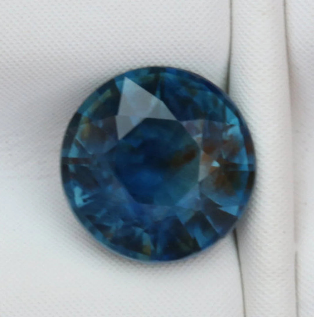 0.95 Ct Round Cut Bi-Color Blue Green Sapphire, 5.7mm By Valley Rose