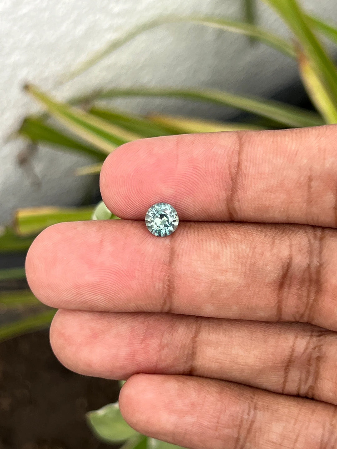 0.97 Ct Round Cut Bi-Color Teal Green Sapphire, 6.1mm x 6.0mm x 3.7mm By Valley Rose