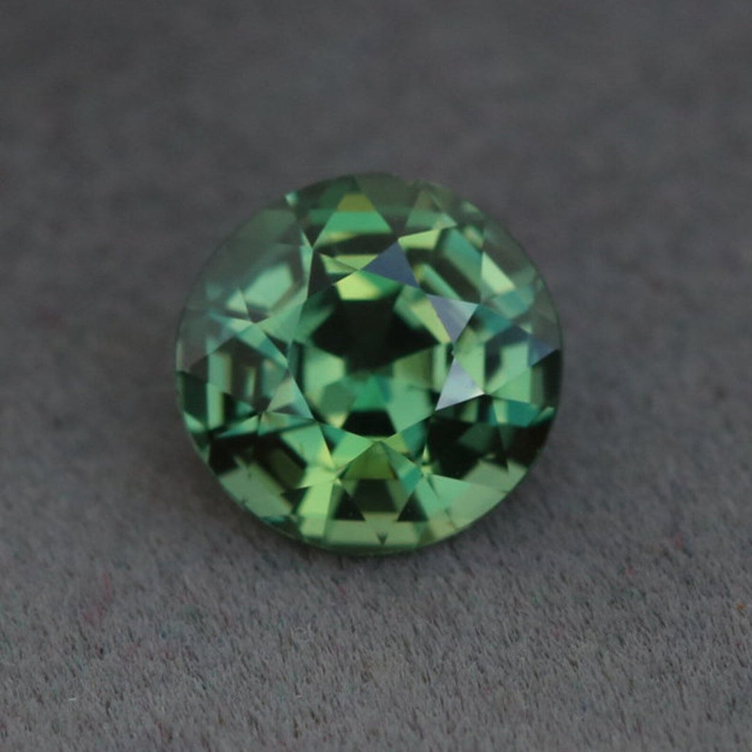 1.10 Ct Round Cut Green Sapphire, 6.0mm x 6.0mm x 4.3mm By Valley Rose