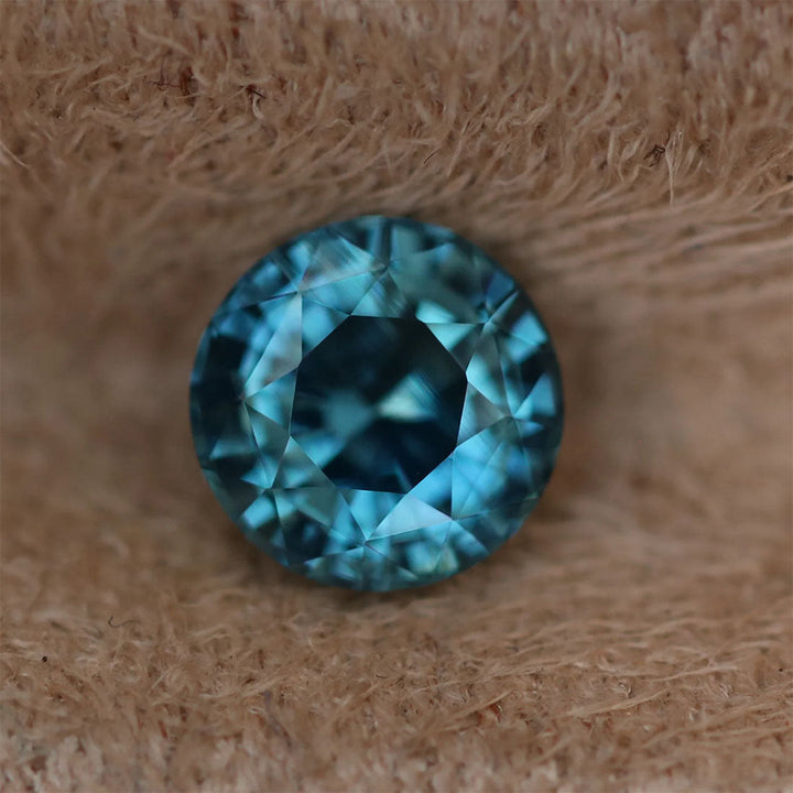 1.14 Ct Round Cut Teal Sapphire, 6.1mm x 6.1mm x 4.2mm By Valley Rose