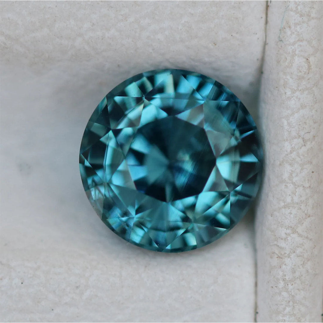 1.14 Ct Round Cut Teal Sapphire, 6.1mm x 6.1mm x 4.2mm By Valley Rose