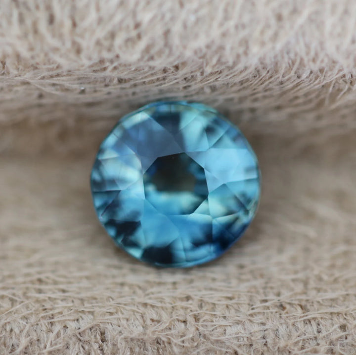 1.50 Ct Round Cut Bi-Color Teal Green Sapphire, 6.8mm x 6.8mm x 4.2mm By Valley Rose