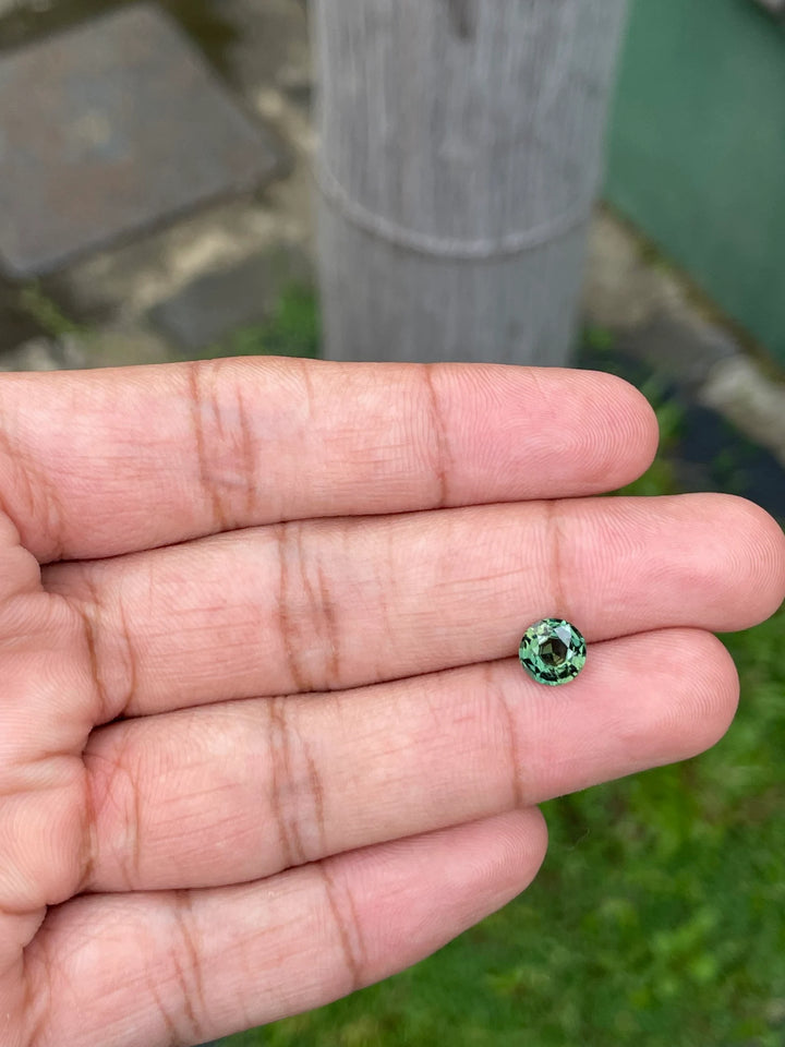 1.52 Ct Round Cut Bi-Color Teal Green Sapphire, 6.8mm x 6.8mm x 4.2mm By Valley Rose