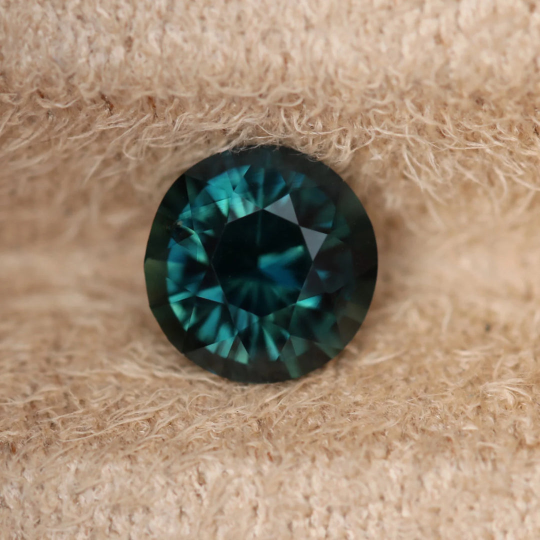1.61 Ct Round Cut Bi-Color Teal Green Sapphire, 7.1mm x 7.1mm x 4.06mm By Valley Rose