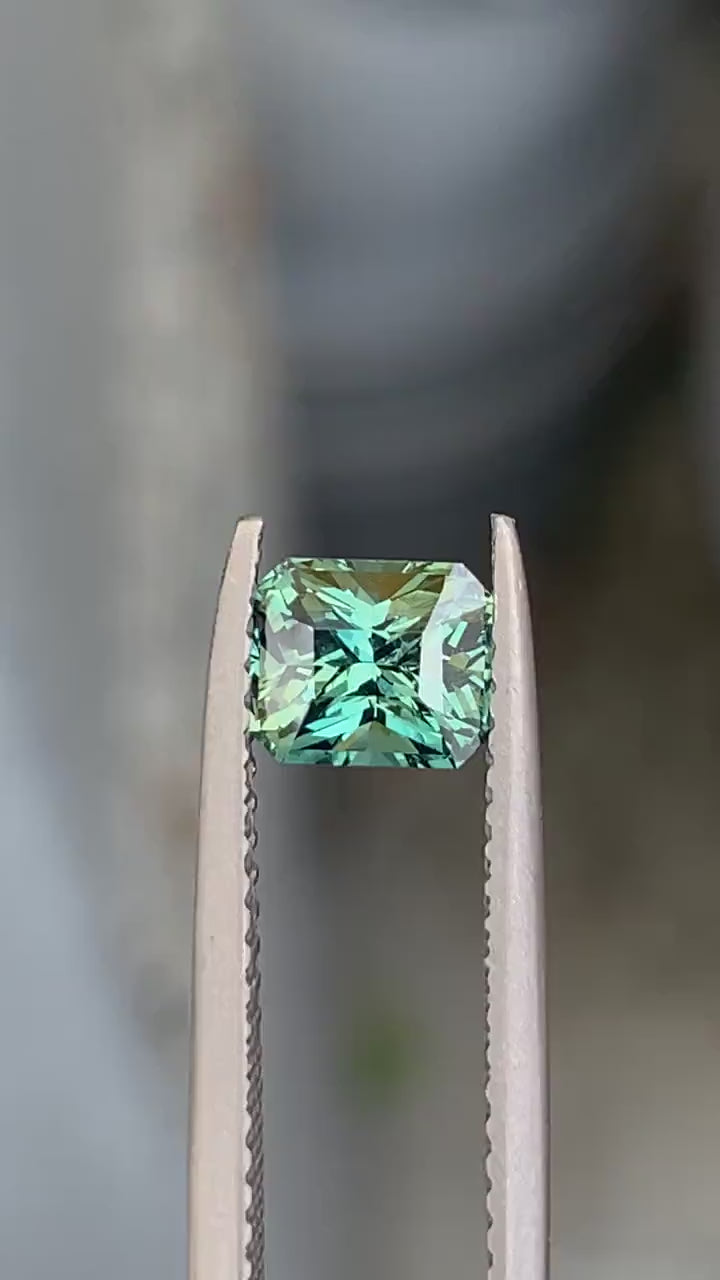 1.01 Ct Радіантний огранювання бірюзовий сапфір, 5.8mm x 4.8mm x 4.0mm