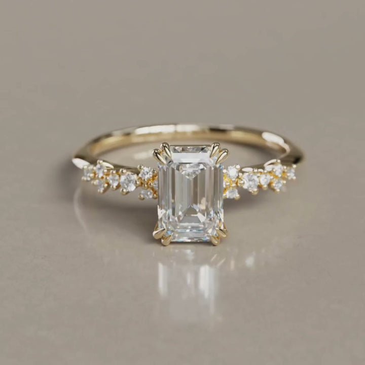 Bague de fiançailles unique moderne en diamant taille émeraude Astrid (monture seulement)