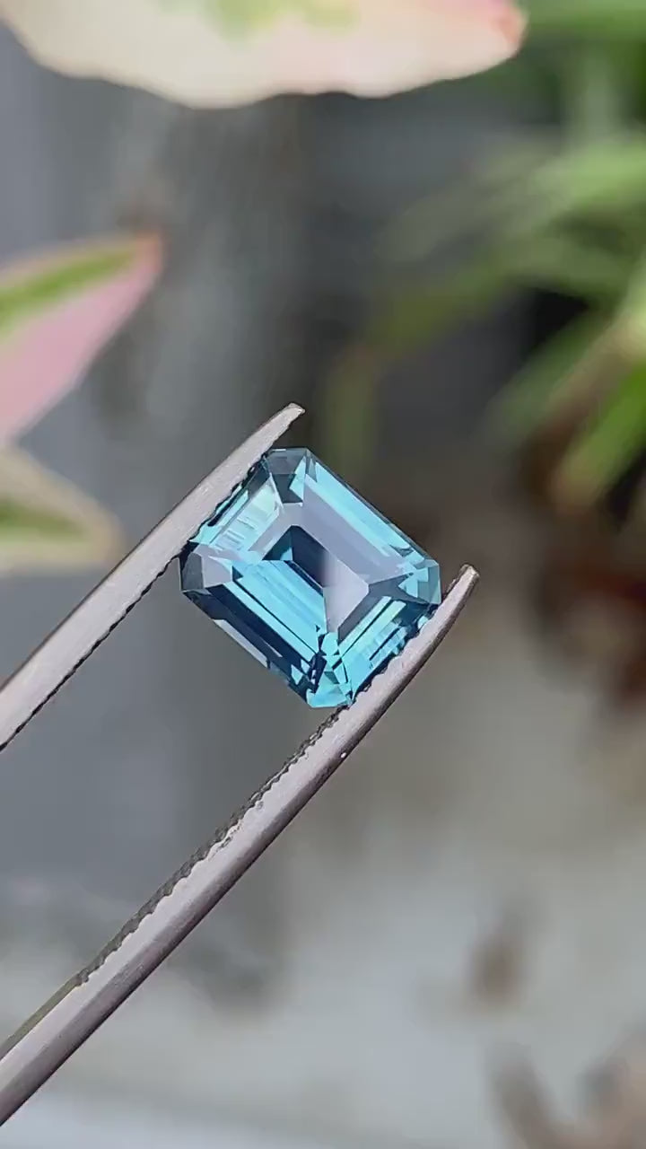 2.55 Ct Смарагдове огранювання бірюзовий сапфір, 8.2mm x 6.7mm x 4.6mm