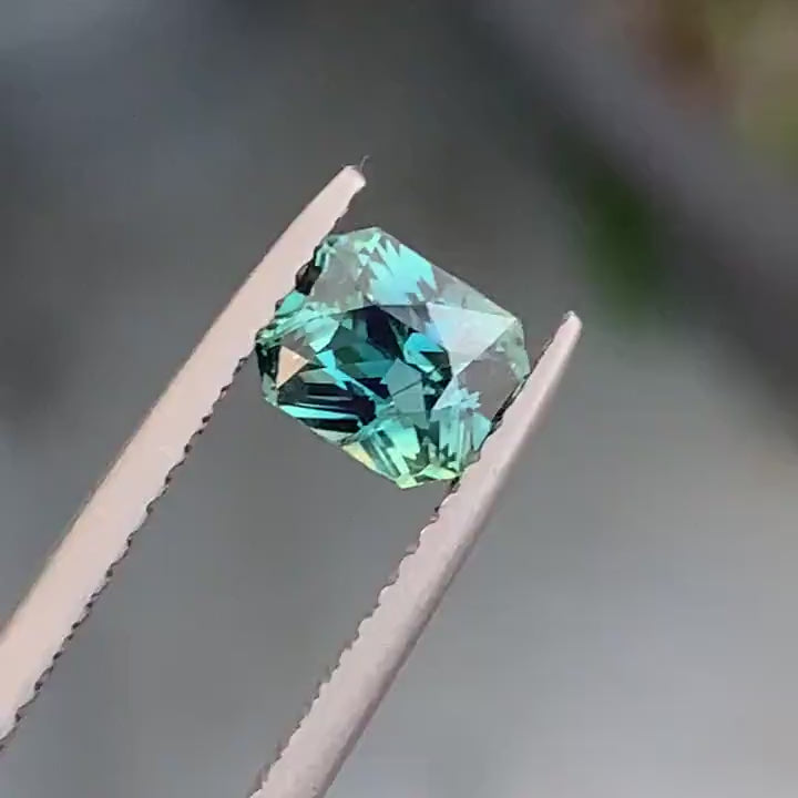 0.94 Ct Radiant Cut Bi-Color Teal Green  Sapphire, 5.7mm x 4.8mm x 3.4mm