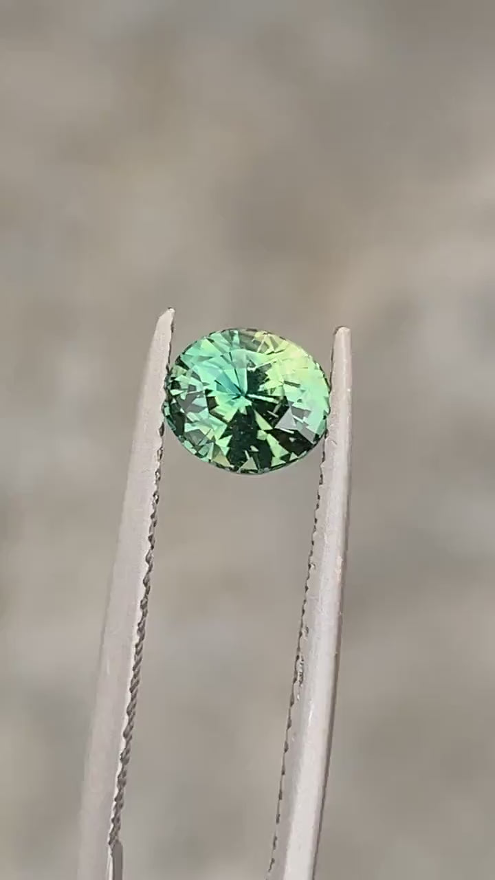Zafiro verde ovalado de 1.16 Ct, 6.2mm x 5.4mm x 4.3mm