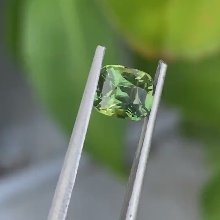 1.34 Ct Cushion Cut Bi-Color Green Yellow Sapphire, 6.3mm x 5.3mm x 4.3mm