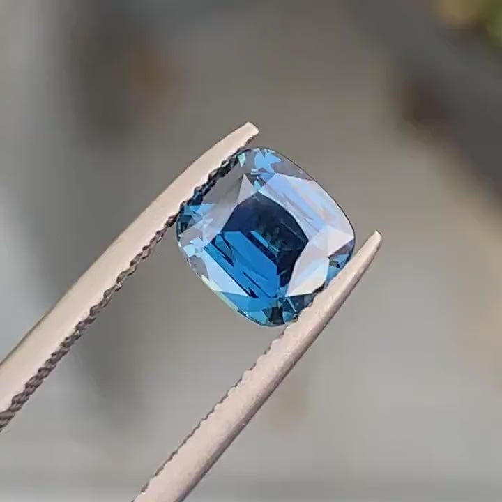 1.54 Ct Cushion Cut Bi-Color Blue Teal Sapphire, 6.7mm x 6.1mm x 3.9mm