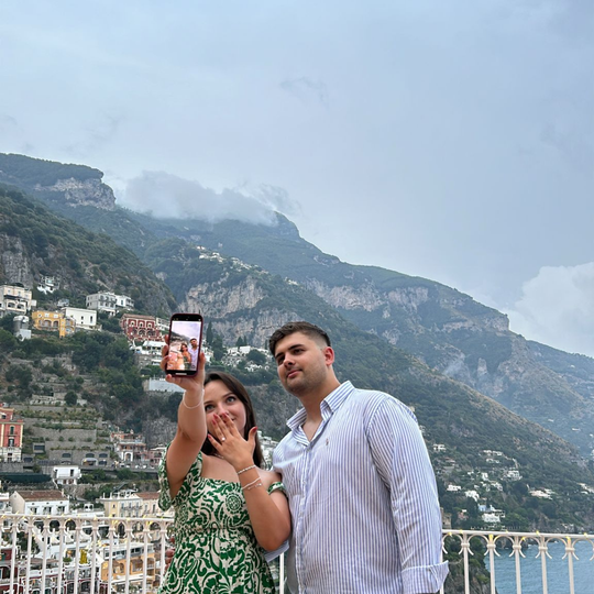 Outdoor vs. Indoor Proposal: How to Choose Your Perfect Proposal Setting