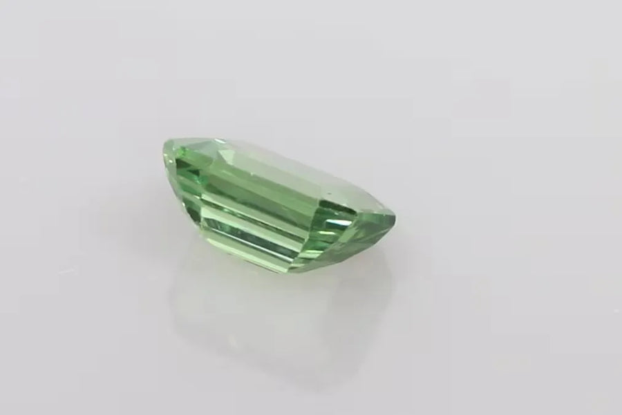 0.99ct Emerald Natural Sapphire (Colour Green, Clarity Eye Clean, Cut Faceted)