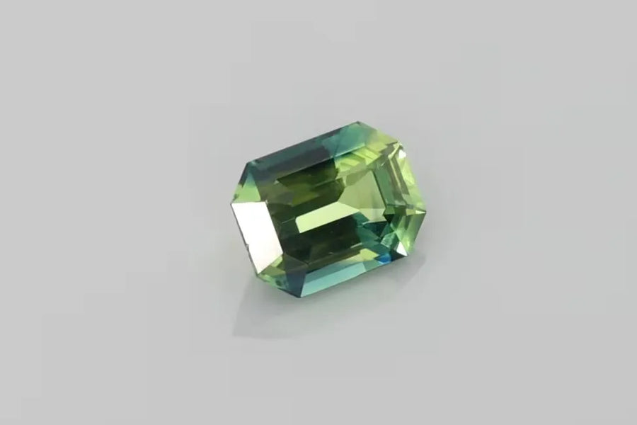 1.05ct Emerald Natural Sapphire (Colour Bicolor, Clarity Eye Clean, Cut Faceted)