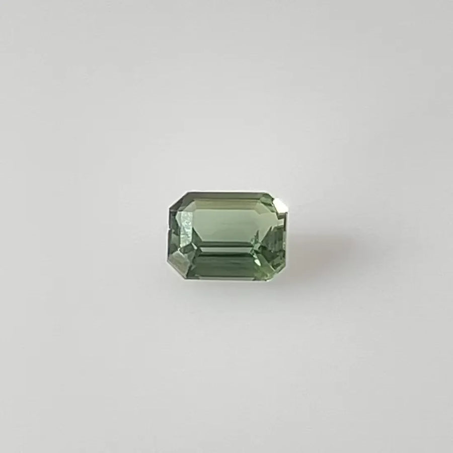 1.07ct Emerald Natural Sapphire (Colour Green, Clarity Eye Clean, Cut Faceted)
