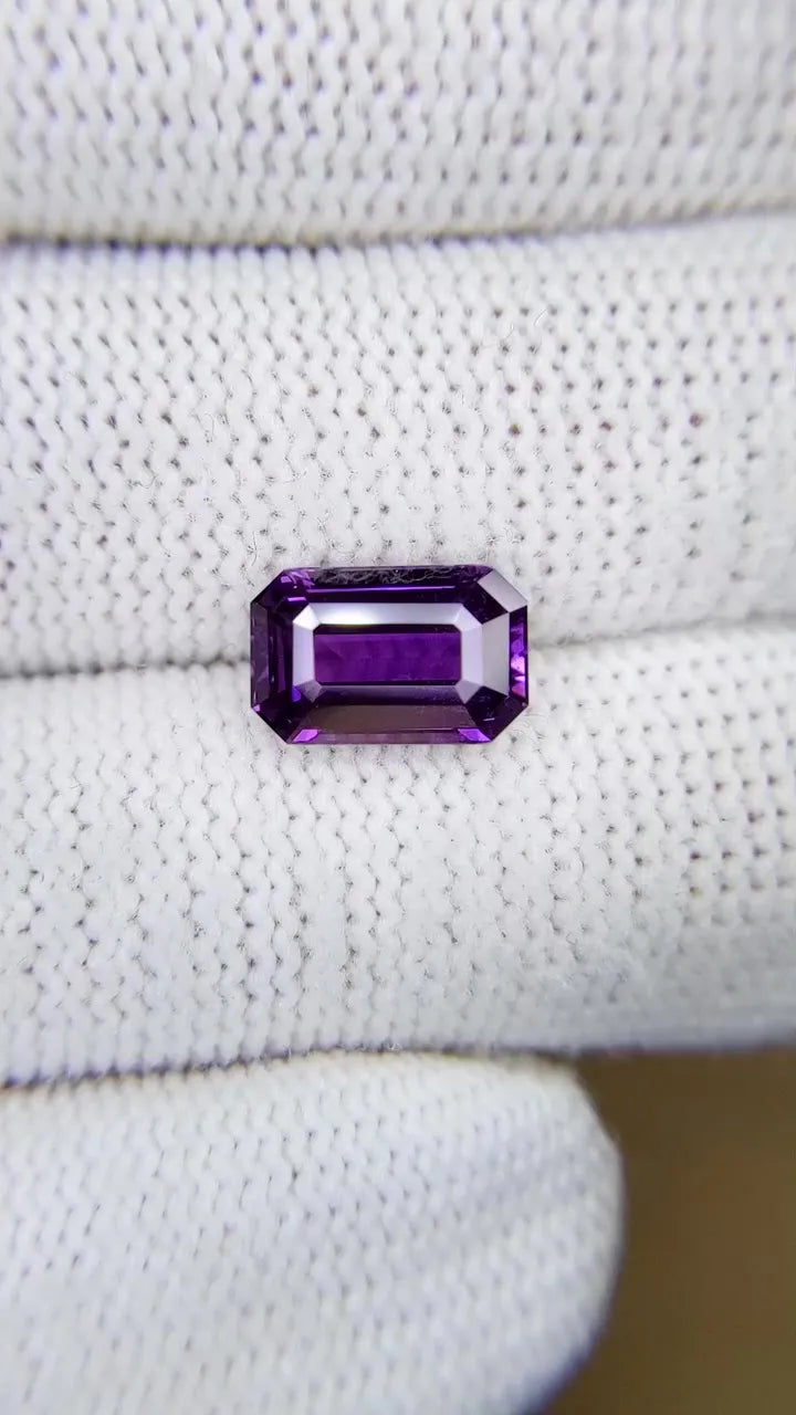 3.02ct Emerald Natural Sapphire (Colour Purple, Clarity Eye Clean, Cut Faceted)