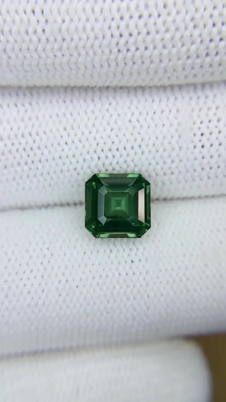 3.08ct Emerald Natural Sapphire (Colour Green, Clarity Eye Clean, Cut Faceted)
