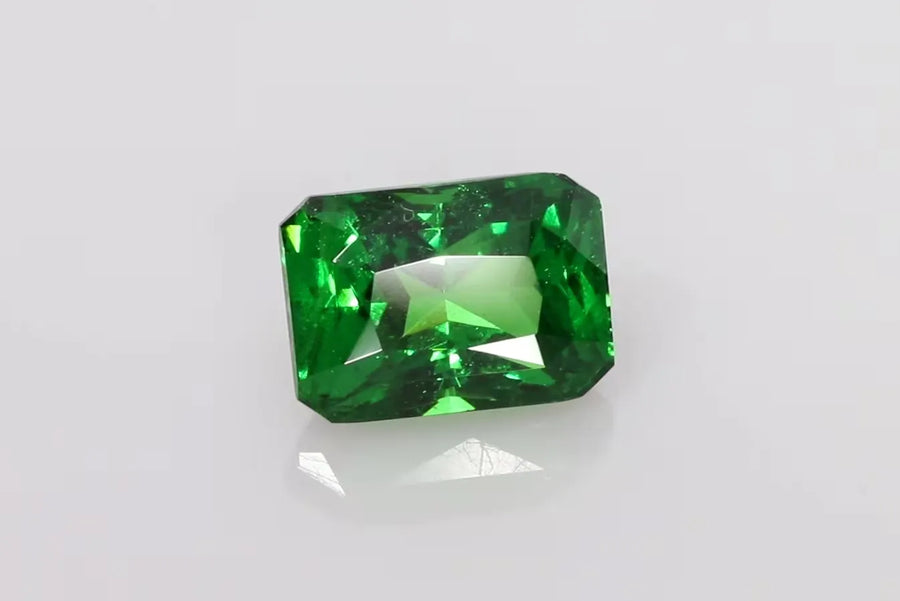 3.17ct Emerald Natural Garnet (Colour Green, Clarity Eye Clean, Cut Faceted)