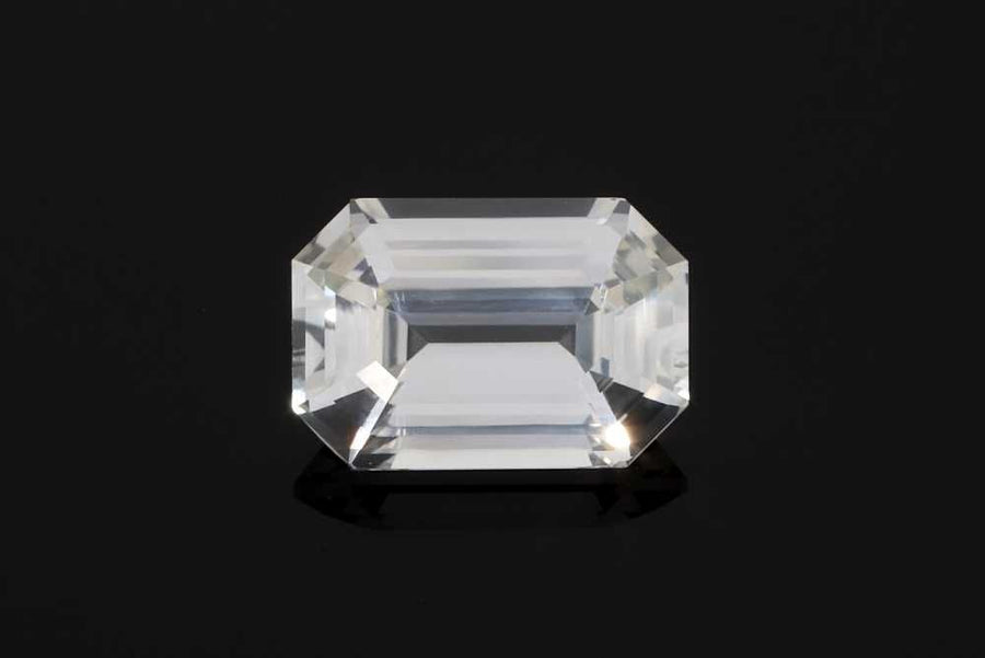 4.11ct Emerald Natural Sapphire (Colour White, Clarity Eye Clean, Cut Faceted)