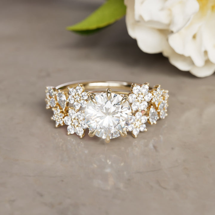 Anello di Fidanzamento Fiore: Camelia Rotondo Diamante Sintetico Ispirato alla Natura (Solo Montatura)