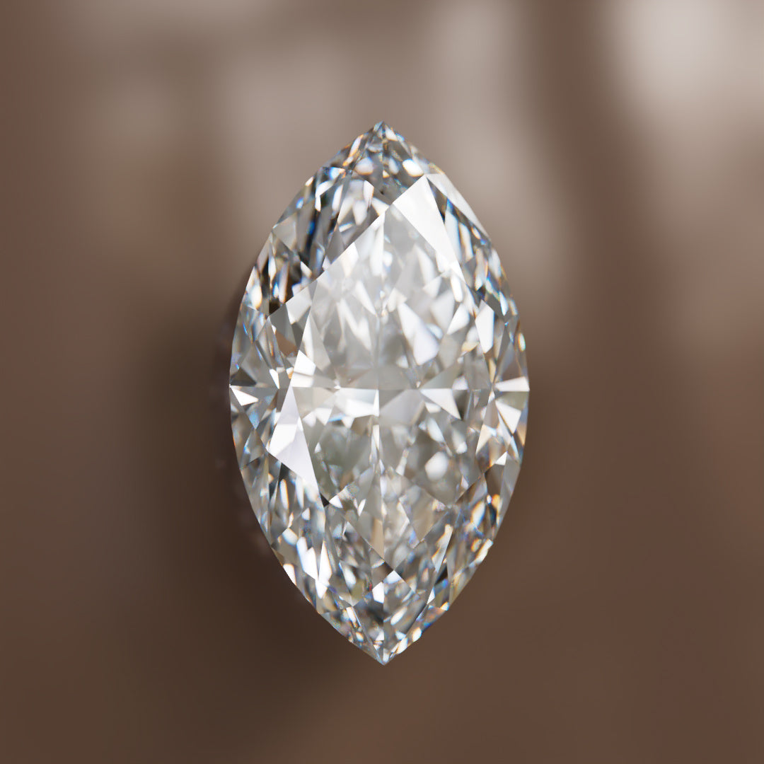 Marquise-hiottu kihlasormus