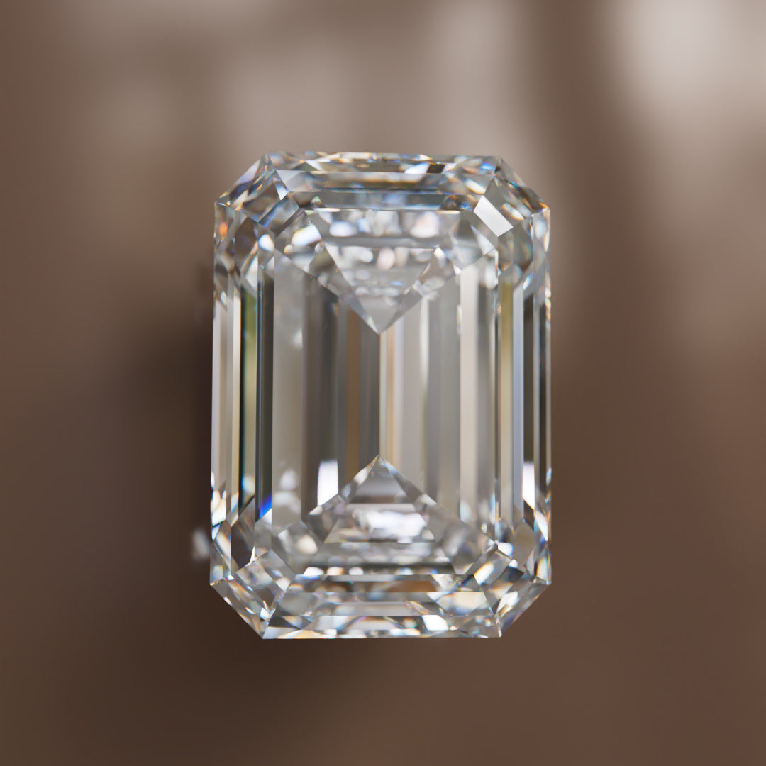 Smaragdileikkauksen kihlasormukset