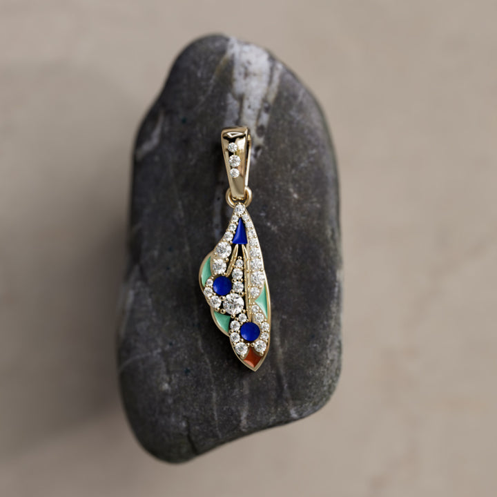 Mariposa Pendant Unique Nature Butterfly Lab Diamond Necklace in Morpho Blue