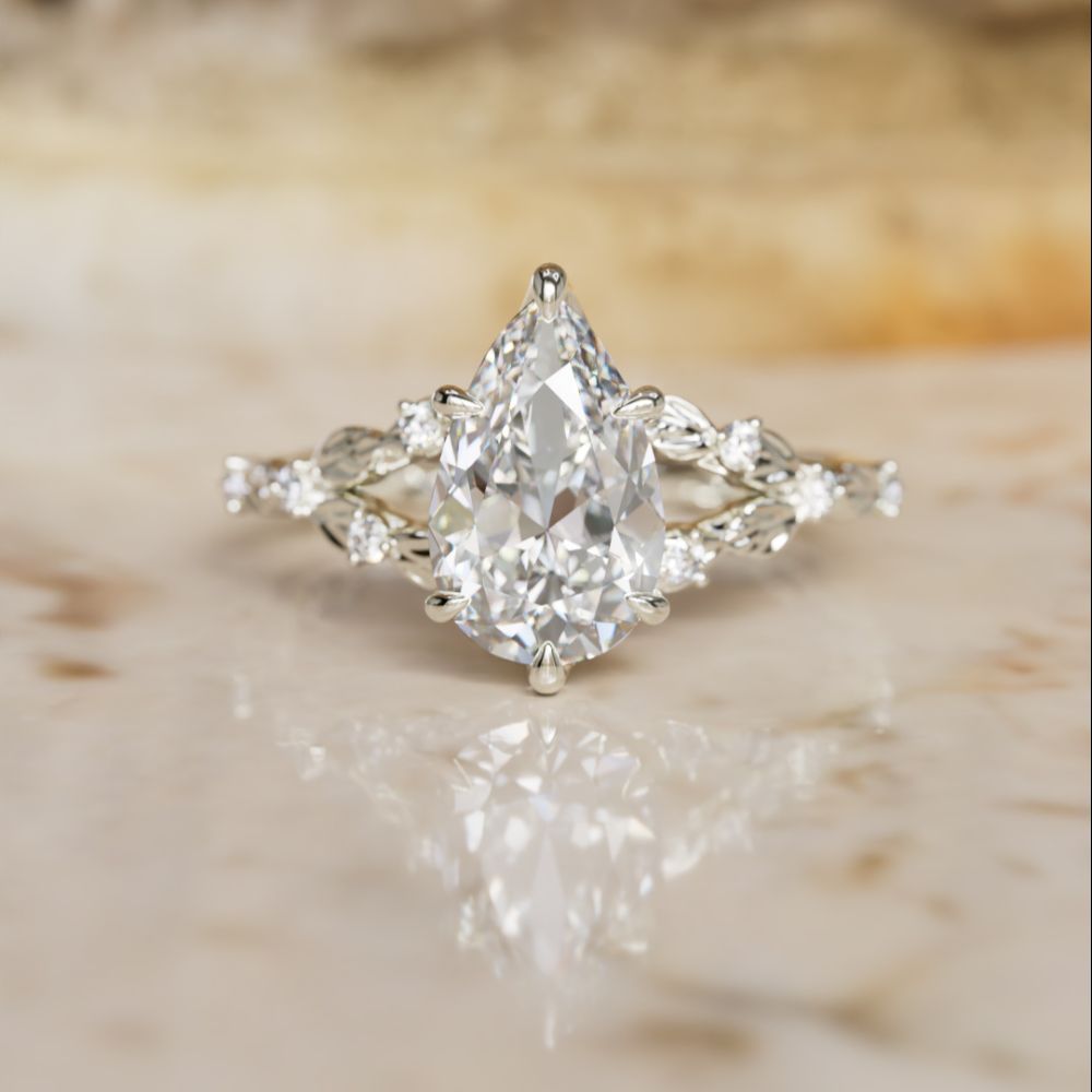 Bague de fiançailles Sorrel poire Nature avec Diamant de synthèse (monture seule)