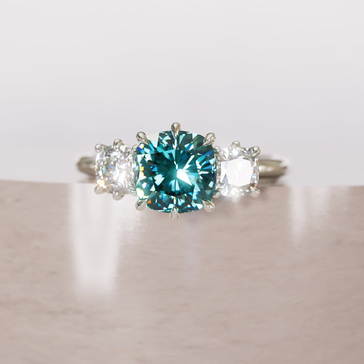 Adie pudeformet teal safir unik vintage tre-sten forlovelsesring (kun indfatning)