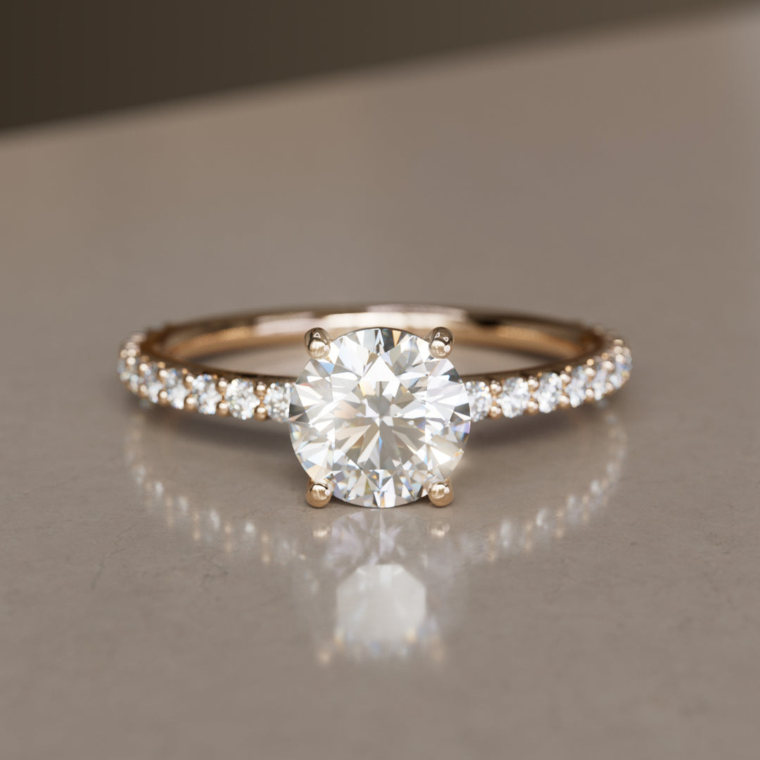 Chloe runder Diamant moderner einzigartiger Verlobungsring (nur Fassung)