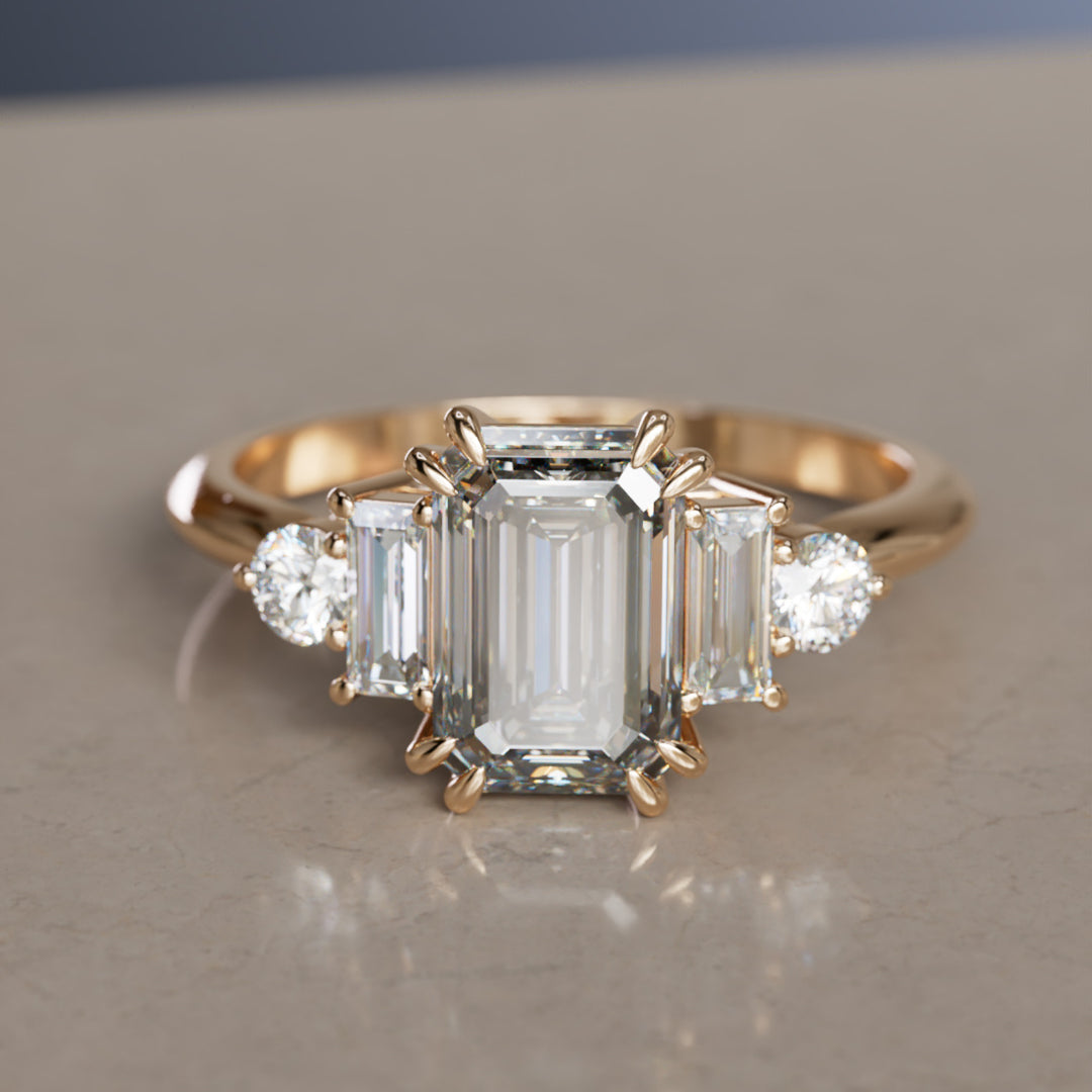 Anillo de compromiso único Art Deco con diamante de laboratorio talla esmeralda Christy (solo engaste)