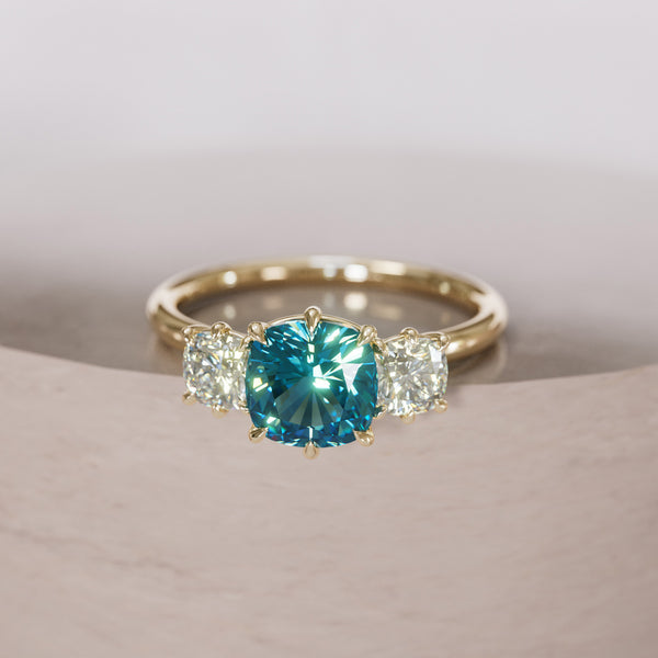 ACOMA CUSHION CUT COUPE SAGNE DE CELUGAGE SAPPHIRE SAPHIRE, Réglage uniquement
