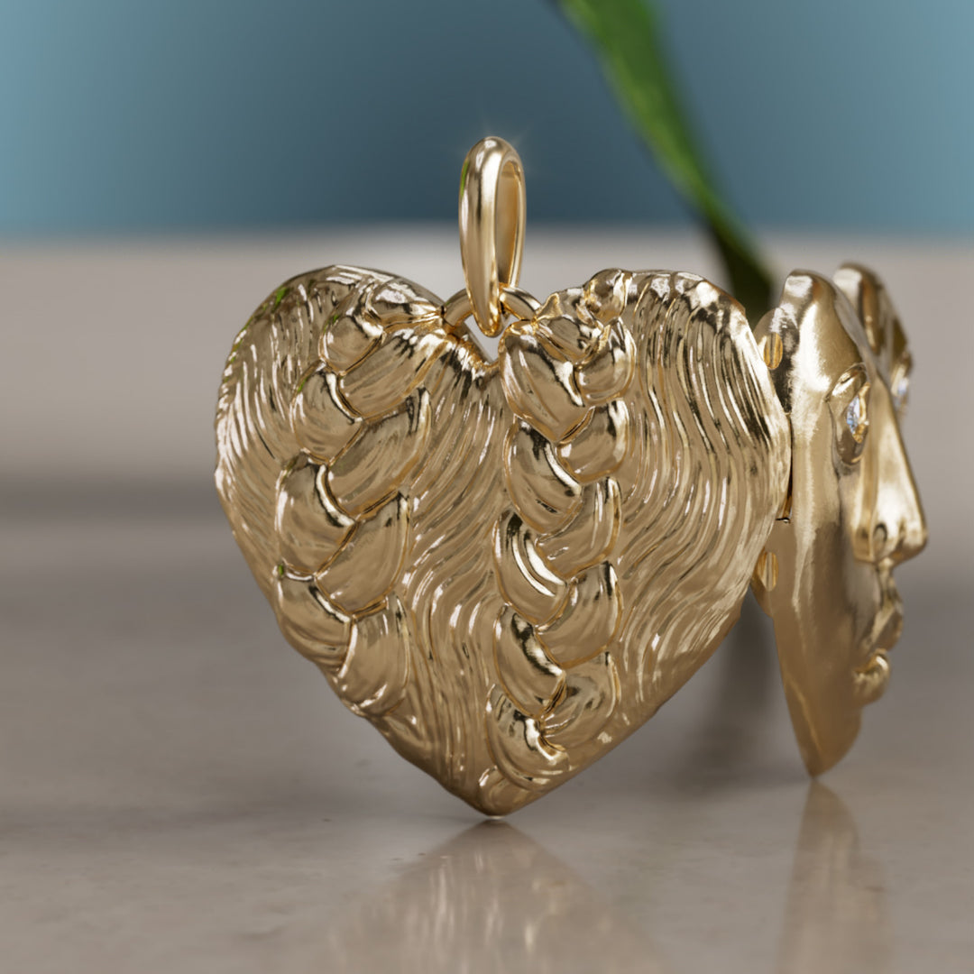 Ciondolo a cuore unico surrealista trompe-l'œil Dolly Locket con diamante di laboratorio in oro