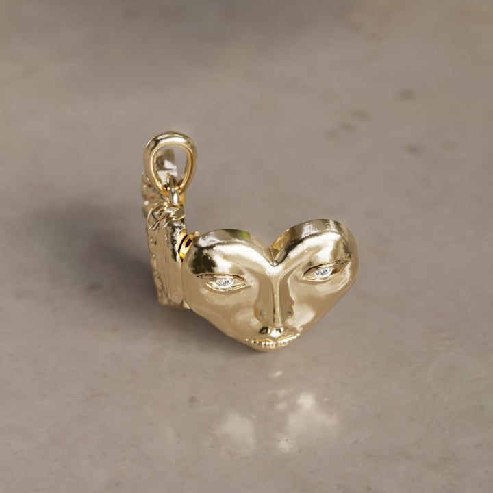Dolly Locket Trompe-l'œil Surrealist Einzigartiger Herzanhänger mit Labor-Diamant Goldanhänger