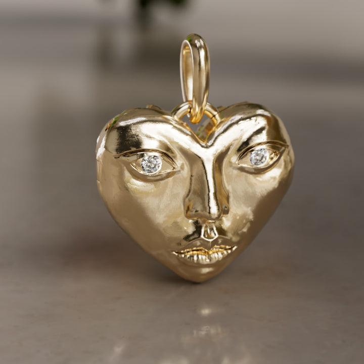 Dolly Locket Trompe-l'œil Surrealist Einzigartiger Herzanhänger mit Labor-Diamant Goldanhänger