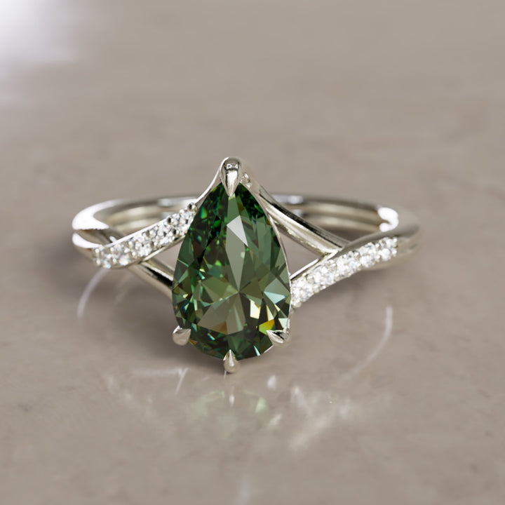 Bague de fiançailles fantaisie unique Faye Pear Green Sapphire (monture seulement)
