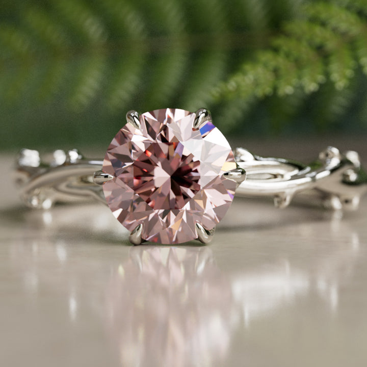 Bague de fiançailles unique moderne ronde en diamant Nora sertie clos solitaire