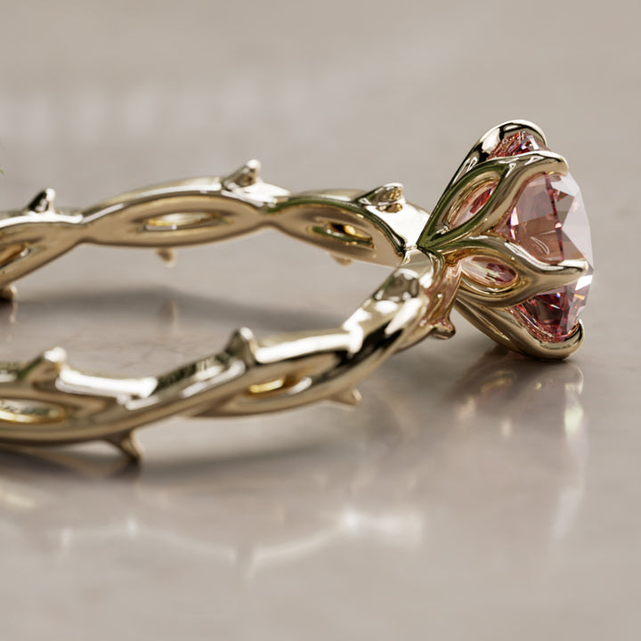 Bague de fiançailles unique moderne ronde en diamant Nora sertie clos solitaire