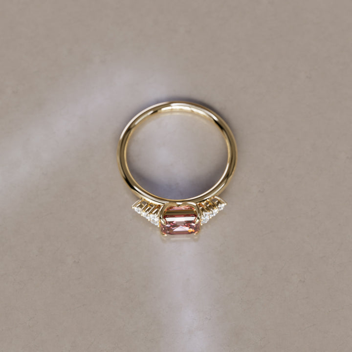 Bague de fiançailles unique moderne en diamant taillé Asscher Aster Lab