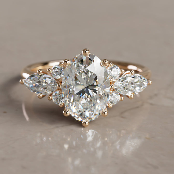 Leonora Ovaler Labor-Diamant Einzigartiger Vintage-Verlobungsring (Nur Fassung)