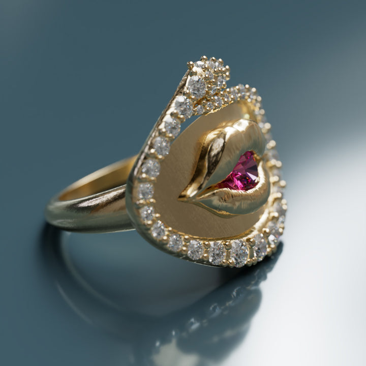 Lover Lips Ring Trompe-l'œil Surrealist Snake with Pink Sapphire and Lab Diamonds