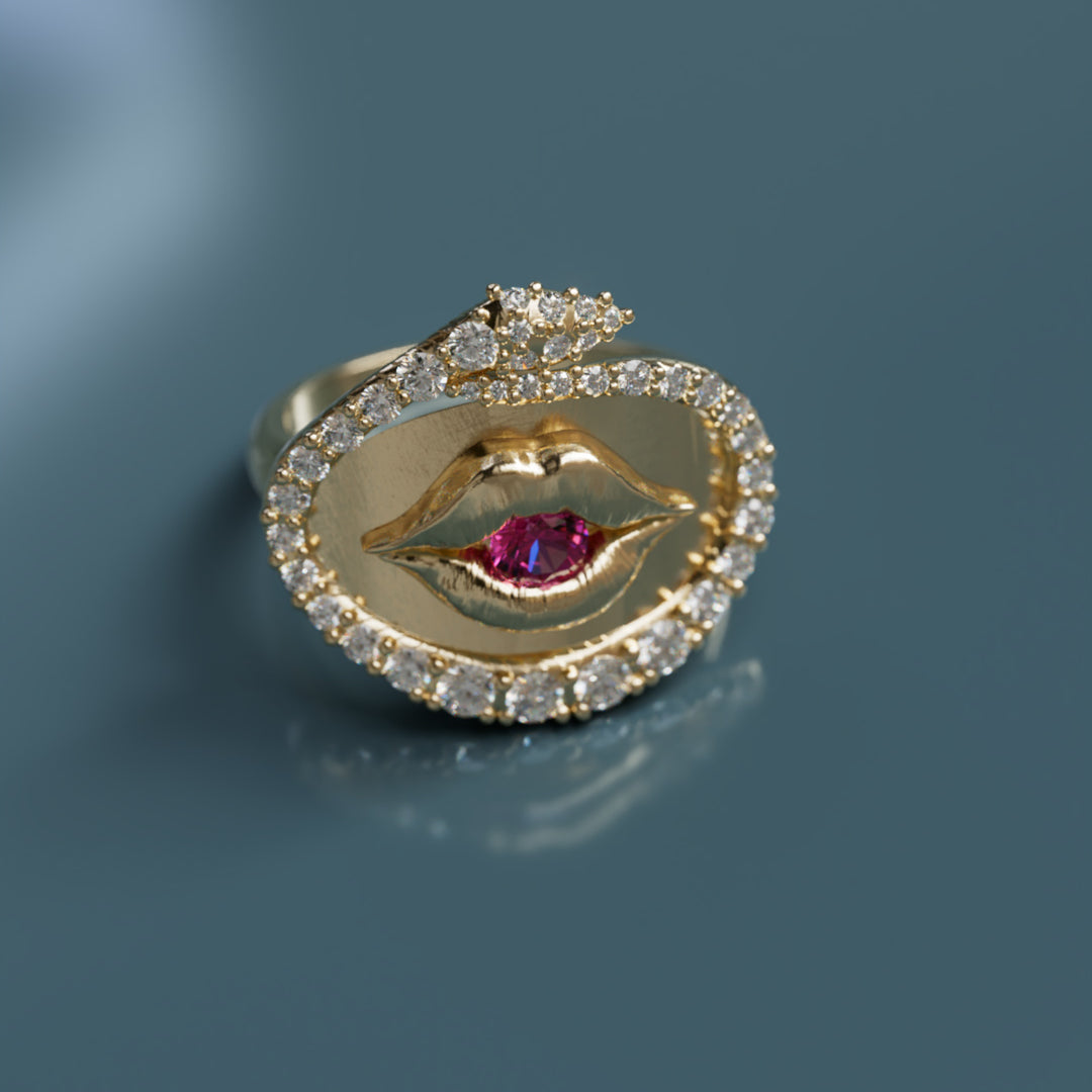 Lover Lips Ring Trompe-l'œil Surrealist Snake with Pink Sapphire and Lab Diamonds