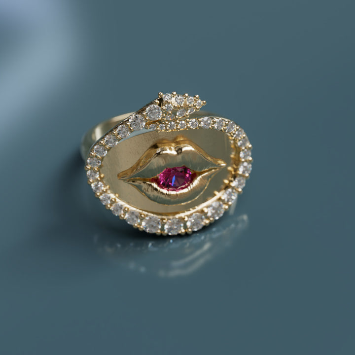 Lover Lips Ring Trompe-l'œil Surrealist Snake with Pink Sapphire and Lab Diamonds