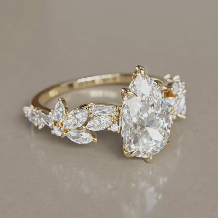 Bague de fiançailles fleur en diamant Primrose Pear Lab inspirée par la nature (monture seulement)