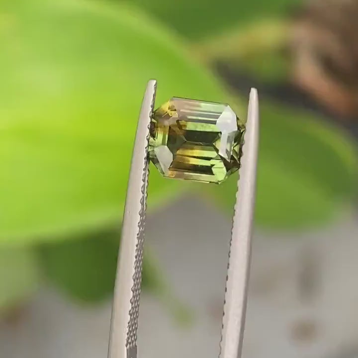 1.73 Ct Smaragdslijping Bi-Kleur Groen Saffier, 7.05mm x 6.0mm x 4.1mm
