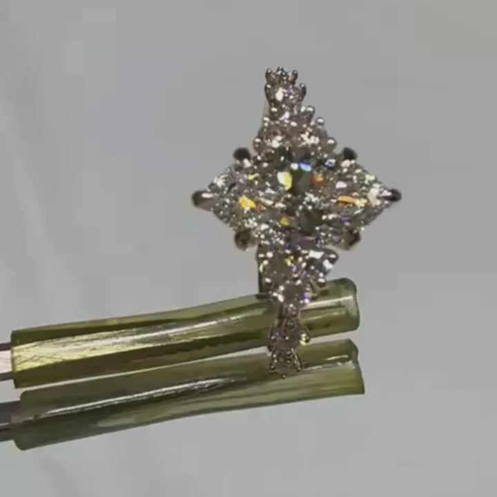 Bague de fiançailles unique Ophelia Marquise en diamant de laboratoire, inspirée par la nature