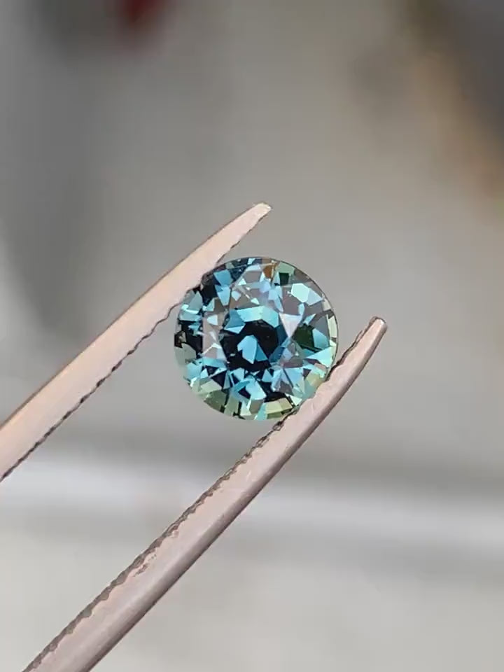 1.30 Ct Round Cut Teal Sapphire, 6.2mm x 6.2mm x 4.6mm