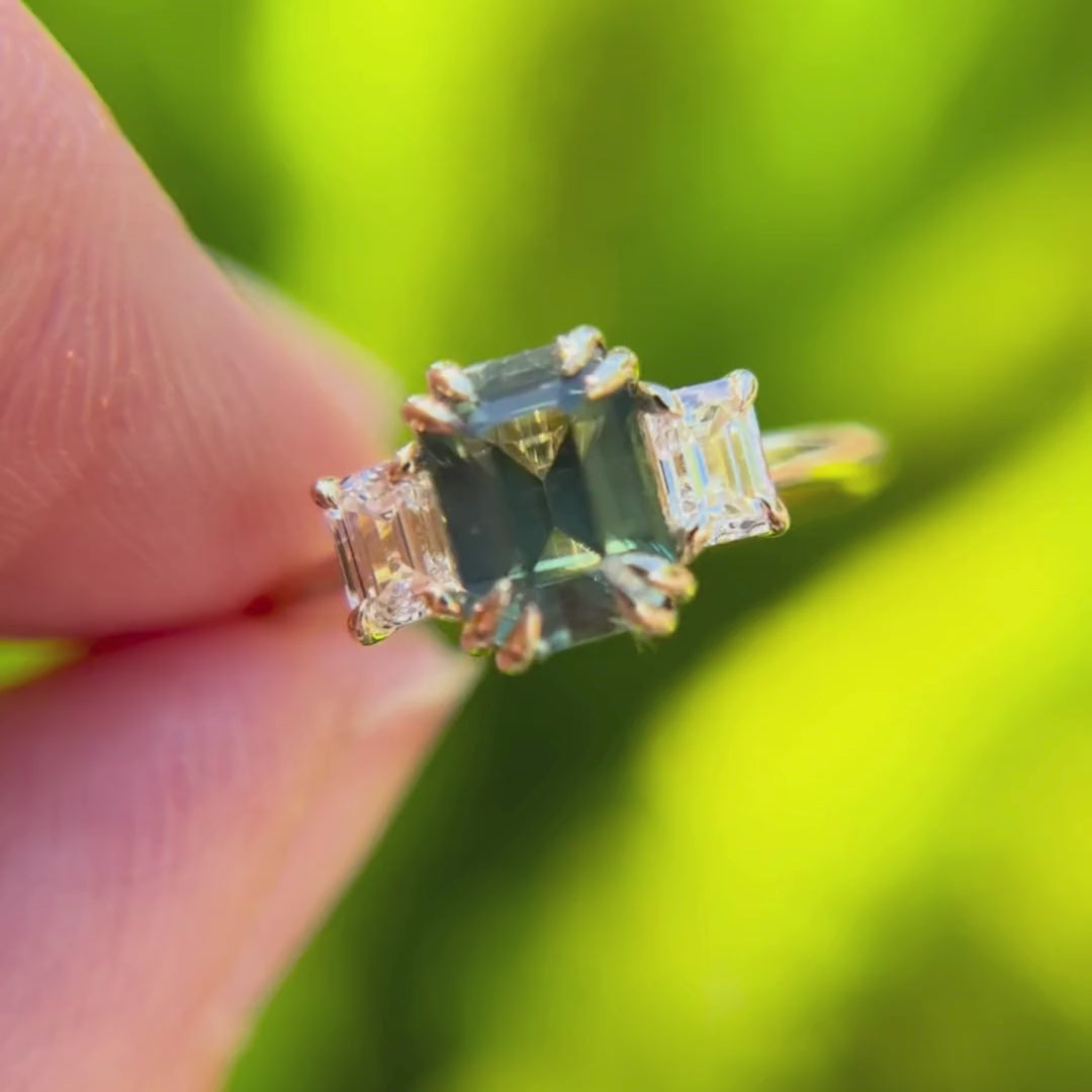 Inel de logodnă unic Art Deco cu trei pietre, safir verde tăiat smarald Atlahua (doar montura)
