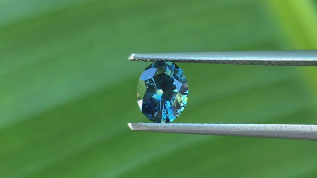 1.06 Ct Oval Cut Blue Sapphire, 6.6mm × 5.4 mm