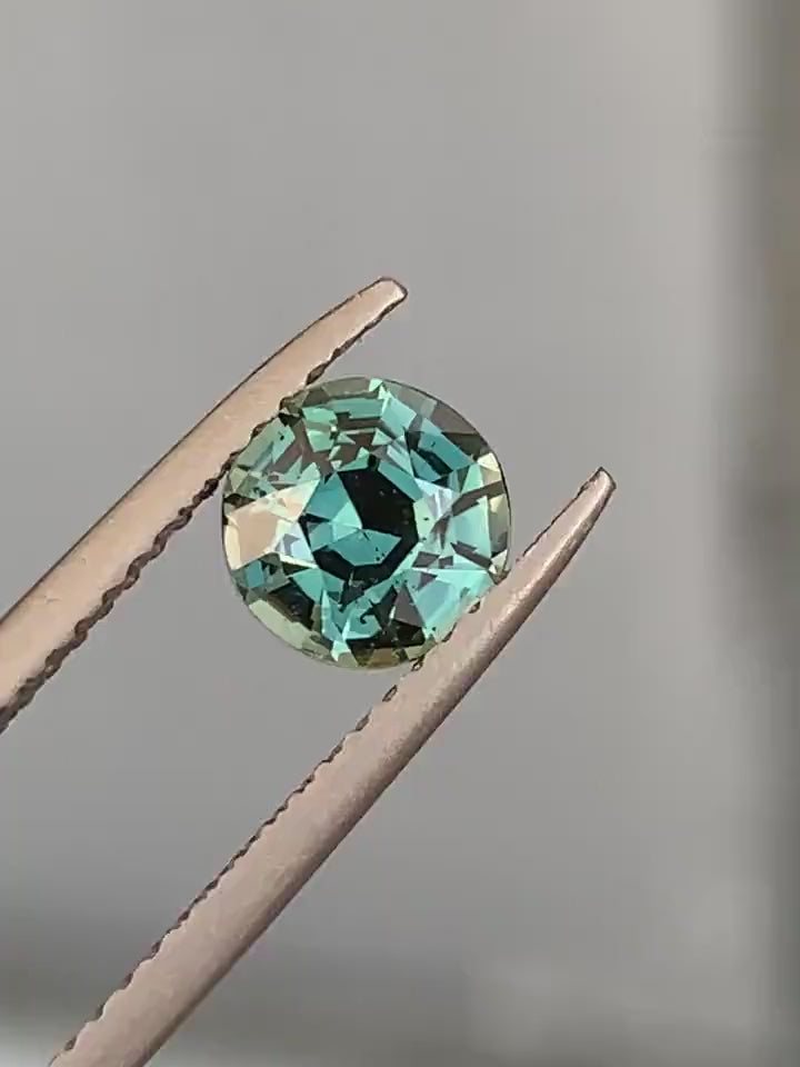 1.21 Ct Round Cut Green Teal Sapphire, 6.2mm x 6.2mm x 4.3mm